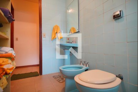 Casa à venda com 591m², 5 quartos e 3 vagasBanheiro 