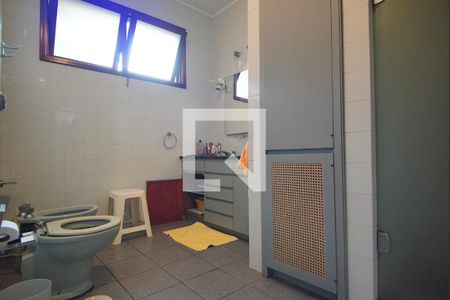 Casa à venda com 591m², 5 quartos e 3 vagasBanheiro 