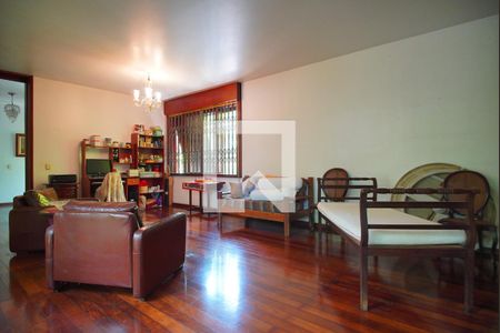 Sala  de casa à venda com 5 quartos, 591m² em Boa Vista, Porto Alegre