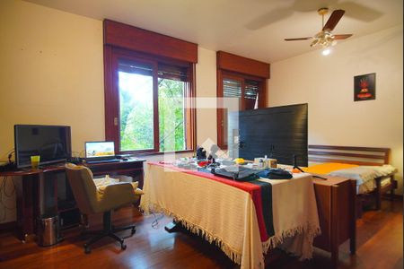 Casa à venda com 591m², 5 quartos e 3 vagasQuarto 2