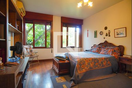 Casa à venda com 591m², 5 quartos e 3 vagasQuarto Suíte 