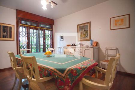 Casa à venda com 591m², 5 quartos e 3 vagasSala  de Jantar 