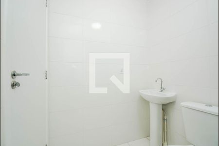 Banheiro de apartamento para alugar com 2 quartos, 43m² em Vila Itapegica, Guarulhos