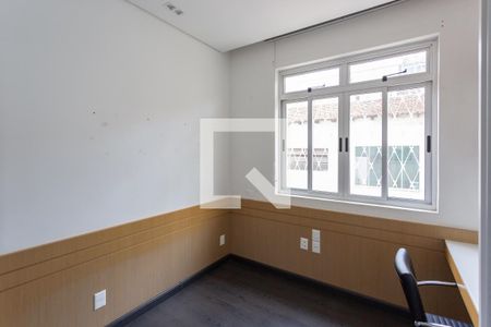 Quarto 1 de apartamento para alugar com 2 quartos, 80m² em Santo Antônio, Belo Horizonte