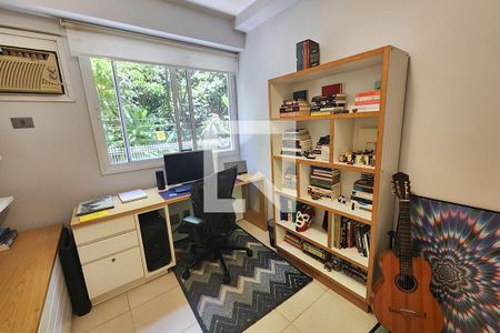 Quarto 1 de apartamento à venda com 3 quartos, 80m² em Humaitá, Rio de Janeiro