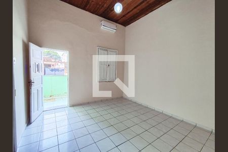 Sala de casa para alugar com 2 quartos, 160m² em Piedade, Rio de Janeiro