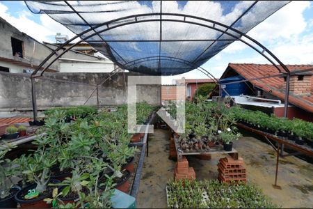 Casa à venda com 320m², 4 quartos e 3 vagas Casa à venda com 320m², 4 quartos e 3 vagasTerraço