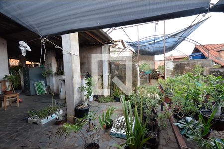 Casa à venda com 320m², 4 quartos e 3 vagas Casa à venda com 320m², 4 quartos e 3 vagasTerraço