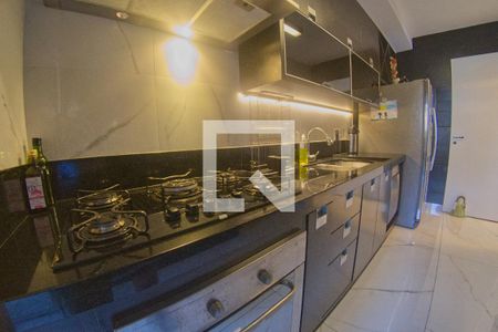 Cozinha de apartamento à venda com 3 quartos, 233m² em Cidade São Francisco, São Paulo