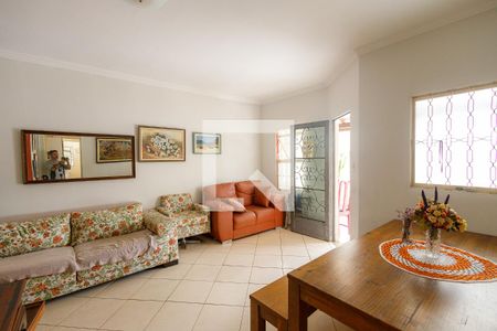 Sala de casa para alugar com 3 quartos, 230m² em Jardim do Sol, Taubaté
