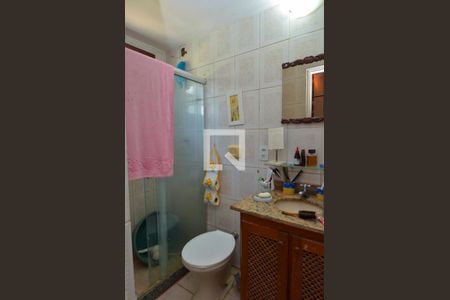 Banheiro da Suíte de casa de condomínio para alugar com 2 quartos, 80m² em Vargem Grande, Rio de Janeiro