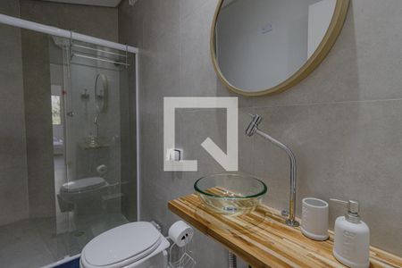 Banheiro 1 de apartamento para alugar com 2 quartos, 70m² em Vila Alzira, Guarujá
