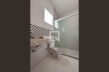 Casa à venda com 176m², 4 quartos e 2 vagas Casa à venda com 176m², 4 quartos e 2 vagasBanheiro da Suíte 2