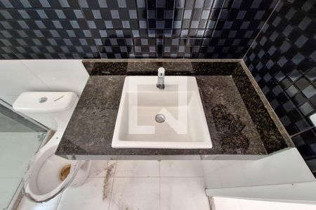 Casa à venda com 176m², 4 quartos e 2 vagas Casa à venda com 176m², 4 quartos e 2 vagasBanheiro da Suíte 1