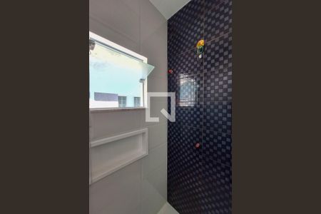 Casa à venda com 176m², 4 quartos e 2 vagas Casa à venda com 176m², 4 quartos e 2 vagasBanheiro da Suíte 1