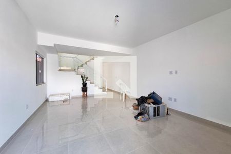 Sala de casa à venda com 4 quartos, 176m² em Maravista, Niterói