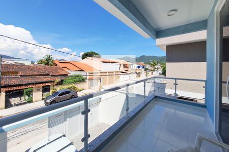 Casa à venda com 176m², 4 quartos e 2 vagas Casa à venda com 176m², 4 quartos e 2 vagasVaranda da Suíte 1