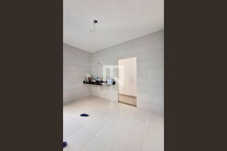 Casa à venda com 176m², 4 quartos e 2 vagas Casa à venda com 176m², 4 quartos e 2 vagasCozinha