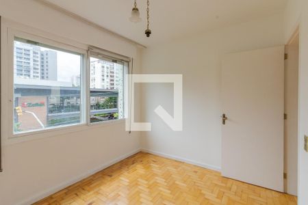 Quarto 1 de apartamento à venda com 2 quartos, 90m² em Petrópolis, Porto Alegre