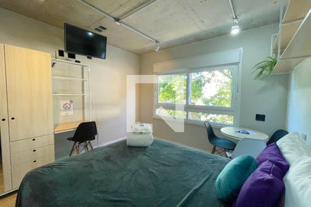 Quarto de kitnet/studio para alugar com 1 quarto, 20m² em Santa Cecília, Porto Alegre