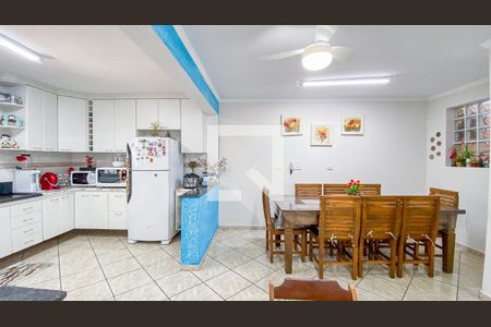 Casa à venda com 280m², 4 quartos e 4 vagasCozinha - Sala de Jantar