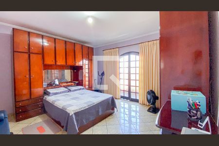 Casa à venda com 280m², 4 quartos e 4 vagasSuite 1