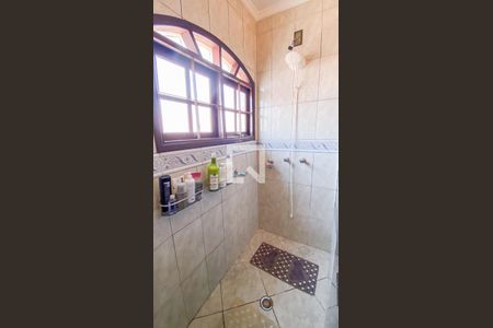 Casa à venda com 280m², 4 quartos e 4 vagasBanheiro da Suíte 1