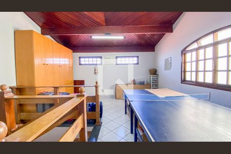 Casa à venda com 280m², 4 quartos e 4 vagasSótão