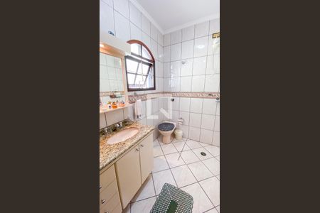 Casa à venda com 280m², 4 quartos e 4 vagasBanheiro da Suíte 2