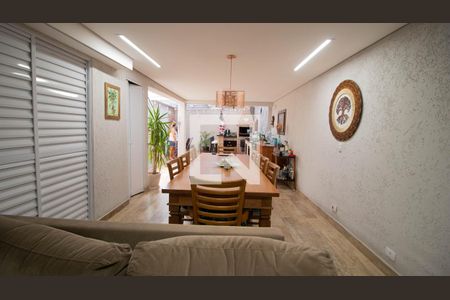 Casa à venda com 125m², 3 quartos e 4 vagas Casa à venda com 125m², 3 quartos e 4 vagasÁrea Gourmet