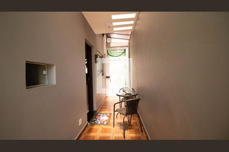 Casa à venda com 125m², 3 quartos e 4 vagas Casa à venda com 125m², 3 quartos e 4 vagasVaranda