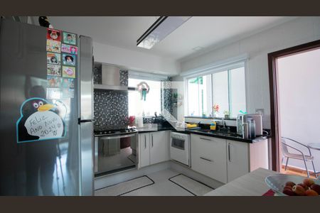 Casa à venda com 125m², 3 quartos e 4 vagas Casa à venda com 125m², 3 quartos e 4 vagasCozinha