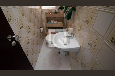 Casa à venda com 125m², 3 quartos e 4 vagas Casa à venda com 125m², 3 quartos e 4 vagasLavabo 1