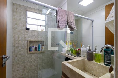 Banheiro de apartamento à venda com 2 quartos, 50m² em Vila Trinta E Um de Março, Campinas