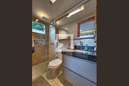 Banheiro da Suíte de apartamento à venda com 3 quartos, 90m² em Pompéia, Belo Horizonte