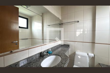 Apartamento para alugar com 62m², 2 quartos e 2 vagasBanheiro 1