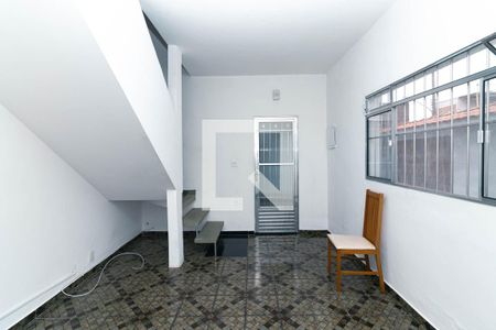 Casa à venda com 5 quartos, 200m² em Vila Ponte Rasa, São Paulo