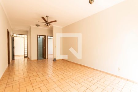 Sala de casa para alugar com 4 quartos, 218m² em Parque Residencial Lagoinha, Ribeirão Preto