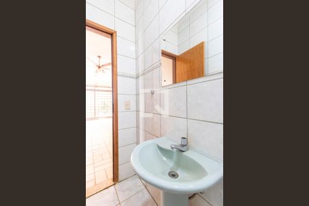Casa para alugar com 218m², 4 quartos e 3 vagasBanheiro 1