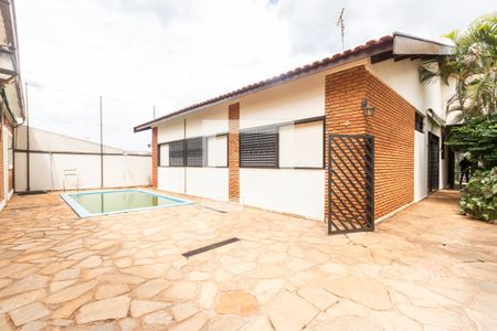 Casa para alugar com 218m², 4 quartos e 3 vagasÁrea comum