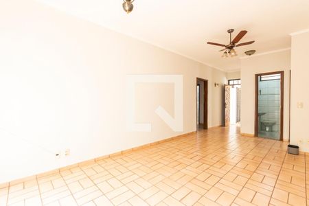 Sala de casa para alugar com 4 quartos, 218m² em Parque Residencial Lagoinha, Ribeirão Preto