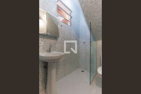 Banheiro de casa para alugar com 1 quarto, 45m² em Jardim Adutora, São Paulo