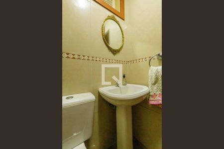 Casa de condomínio à venda com 410m², 5 quartos e 2 vagasLavabo