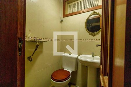 Casa de condomínio à venda com 410m², 5 quartos e 2 vagasLavabo