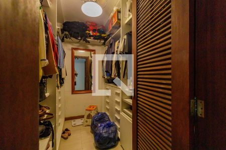 Casa de condomínio à venda com 410m², 5 quartos e 2 vagasSuíte 1 Closet