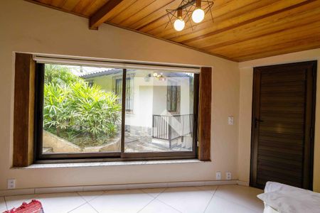 Casa de condomínio à venda com 410m², 5 quartos e 2 vagasEscritório