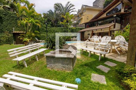 Casa de condomínio à venda com 410m², 5 quartos e 2 vagasQuintal