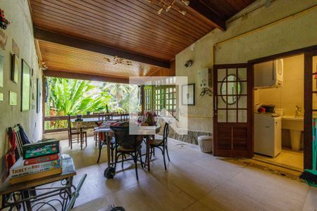 Casa de condomínio à venda com 410m², 5 quartos e 2 vagasSala Externa