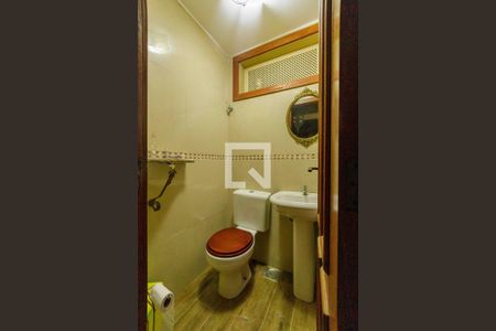 Casa de condomínio à venda com 410m², 5 quartos e 2 vagasLavabo