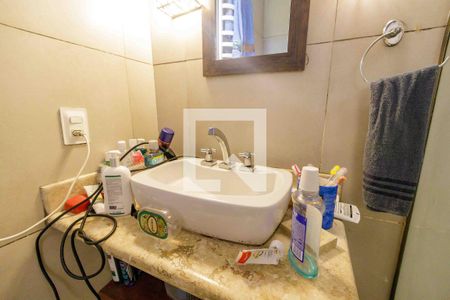 Casa de condomínio à venda com 410m², 5 quartos e 2 vagasBanheiro Social